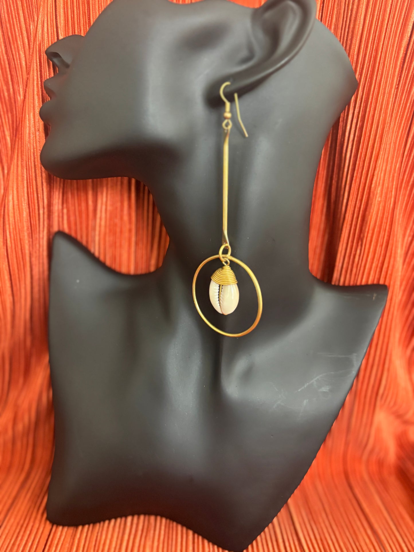 Uzuri Single Shell Earrings