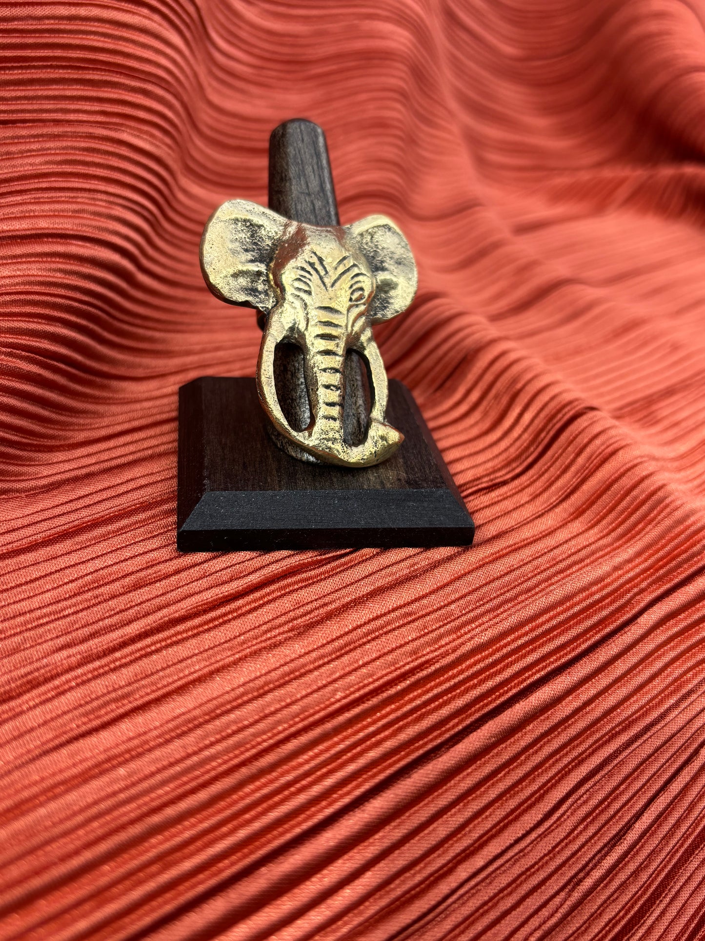 Ndovu ni Kuu Ring