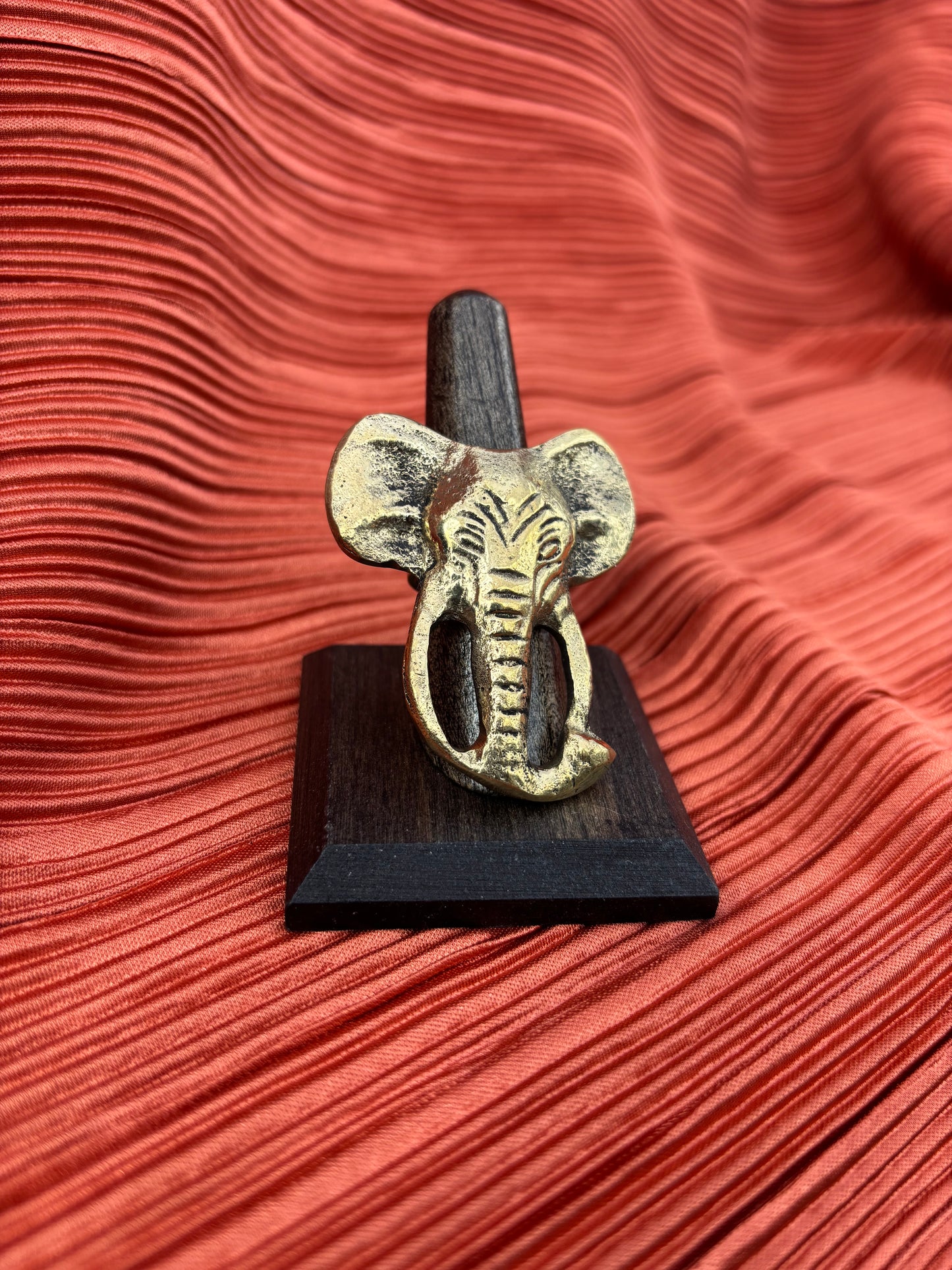 Ndovu ni Kuu Ring