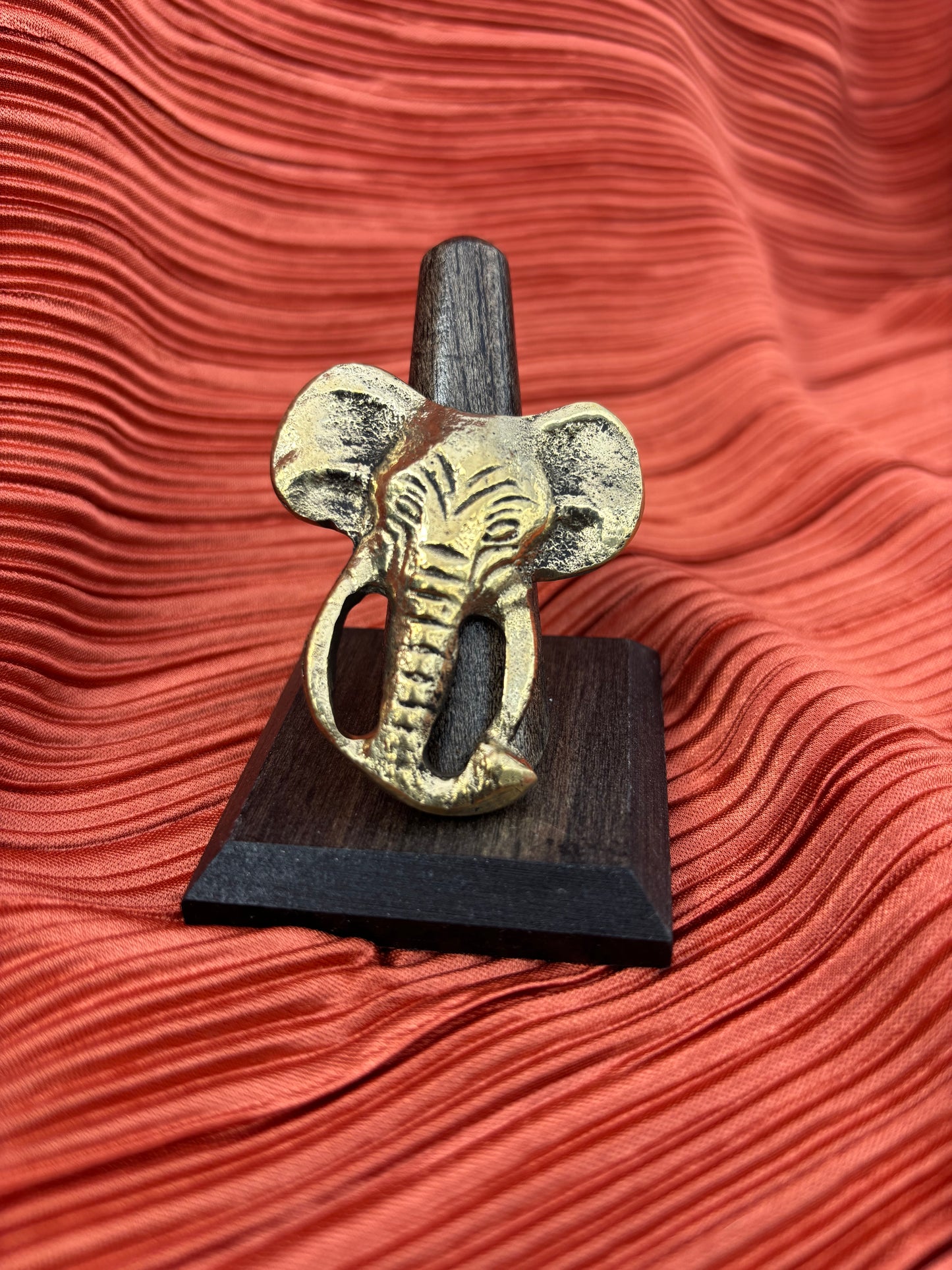 Ndovu ni Kuu Ring