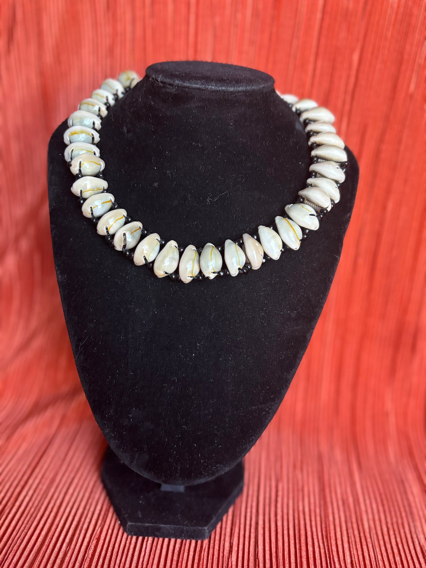 Maji Minimal Cowrie Necklace