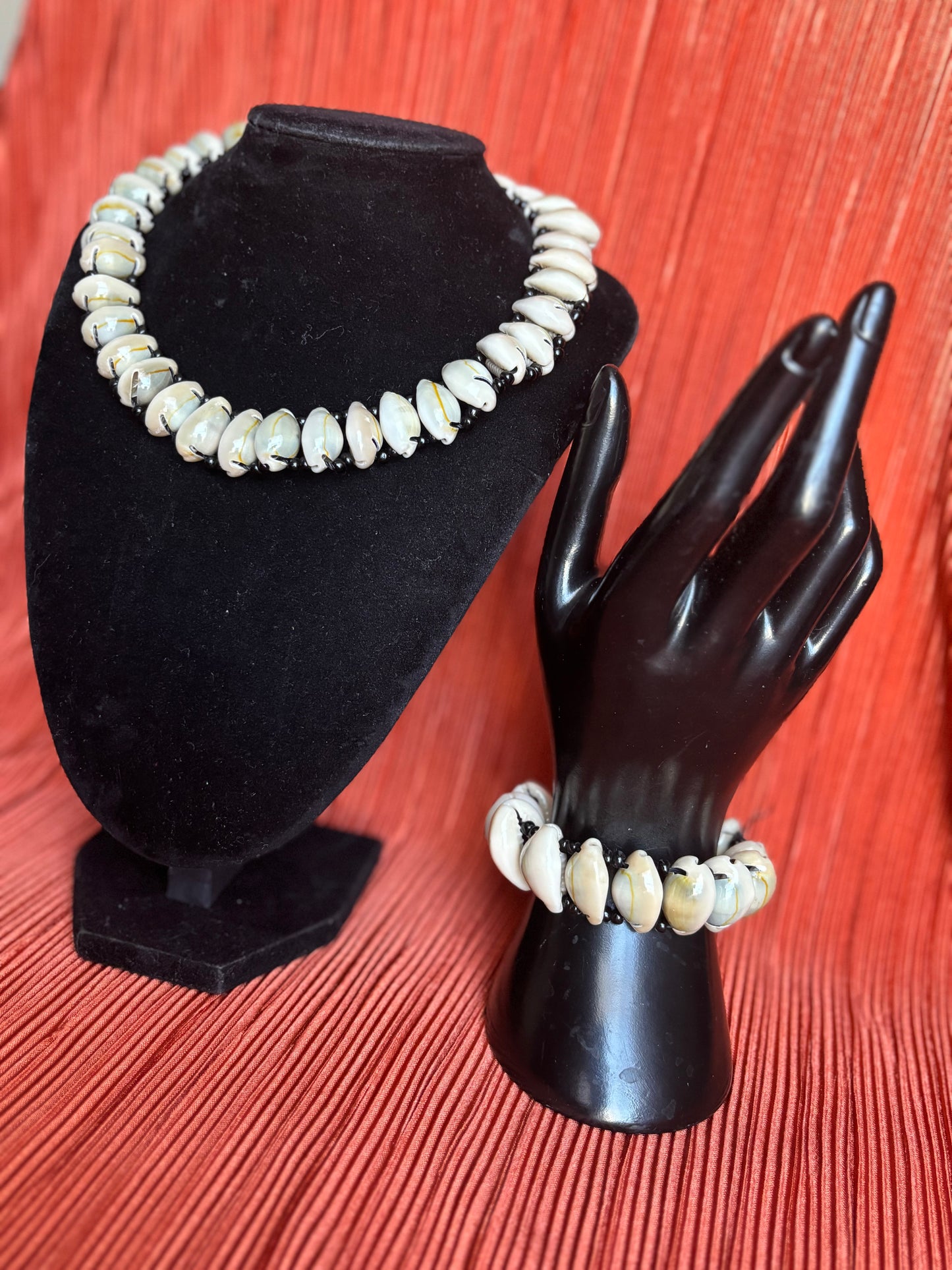 Maji Minimal Cowrie Necklace