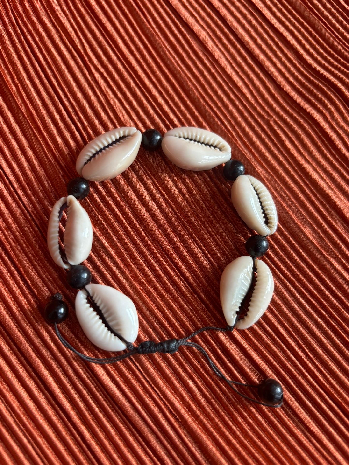 Adjustable Shell Minimal Bracelet