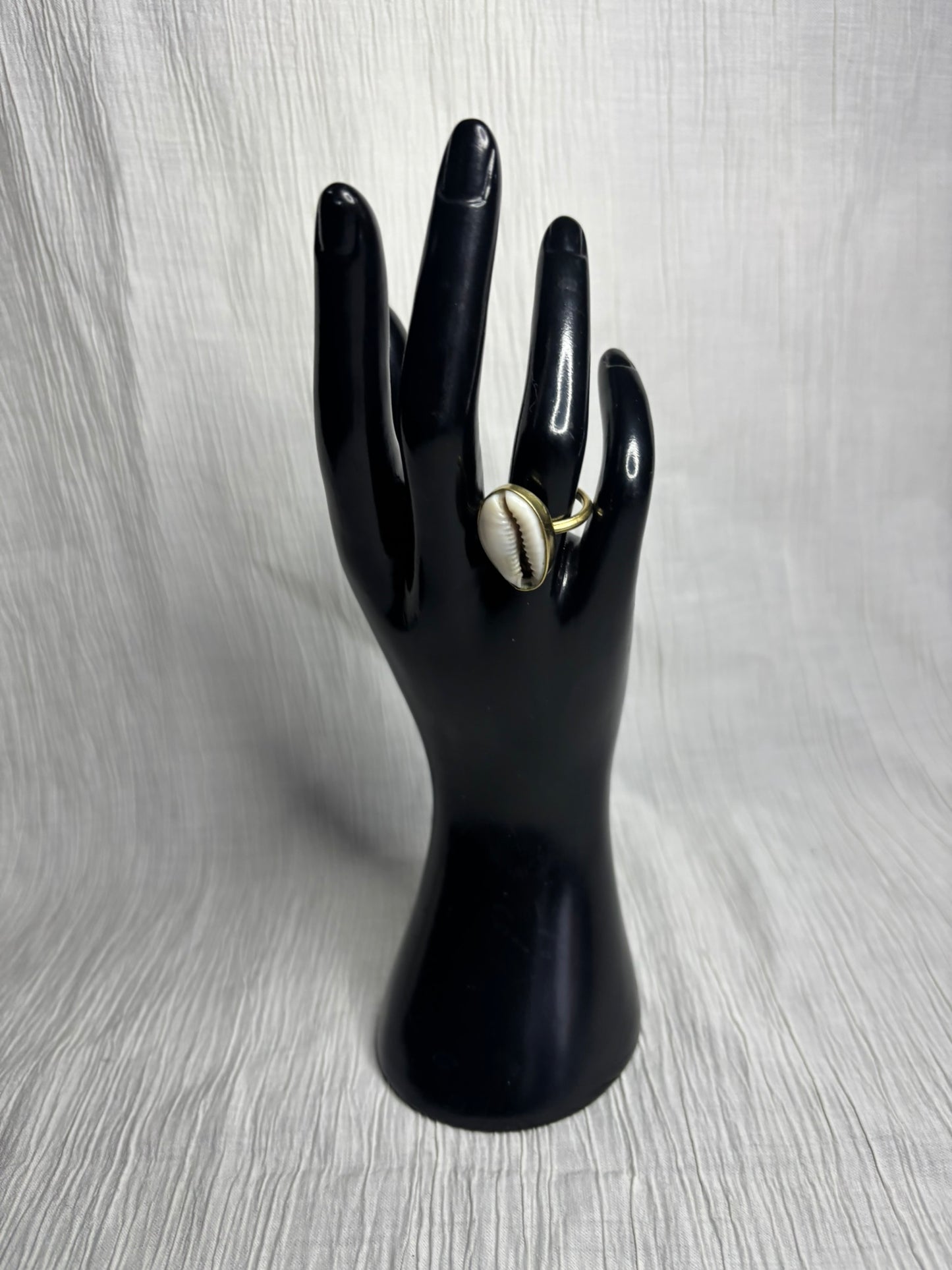 Single Cowrie Shell Ring - Waves of Legacy