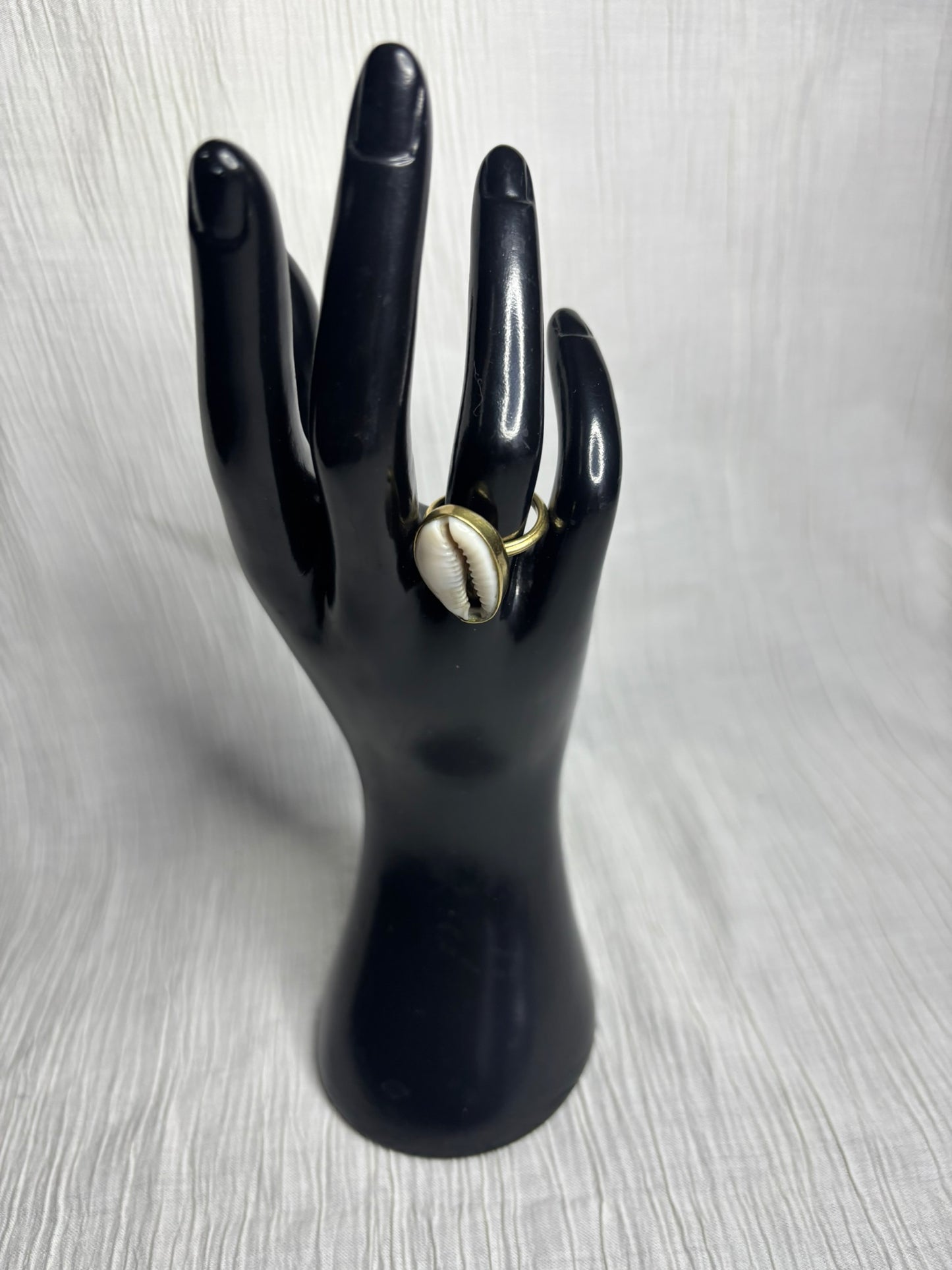 Single Cowrie Shell Ring - Waves of Legacy