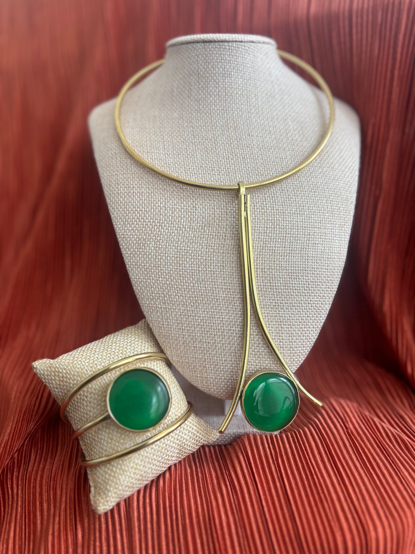 Green Necklace and Matching Bracelet