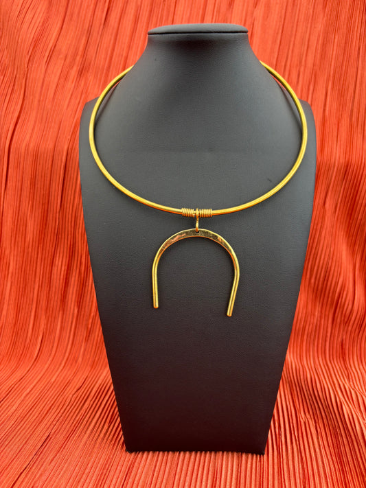 The Upinde Brass Collar