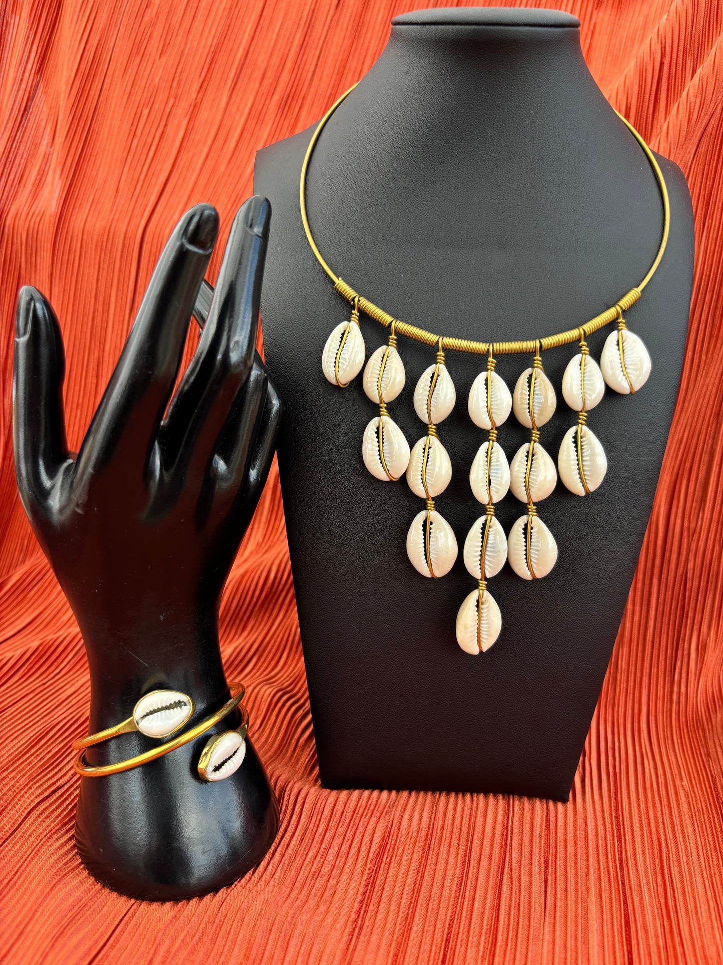 Bahari Cowrie Chocker