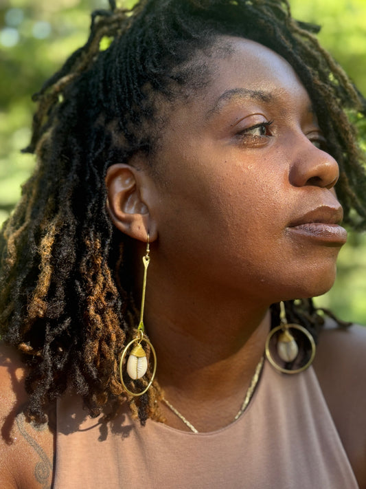 Uzuri Single Shell Earrings