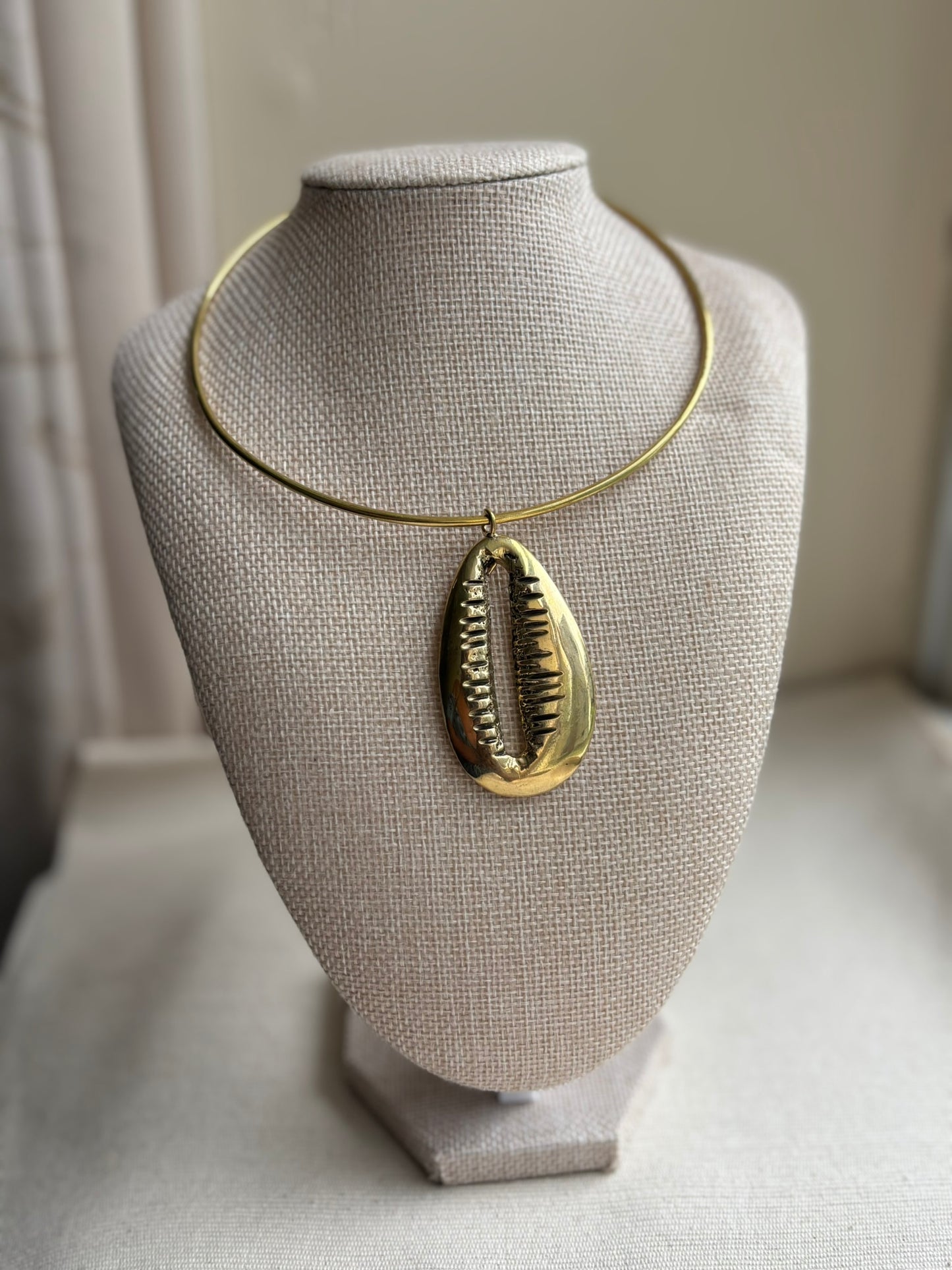 Zahabu Cowrie Choker