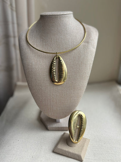 Zahabu Cowrie Choker