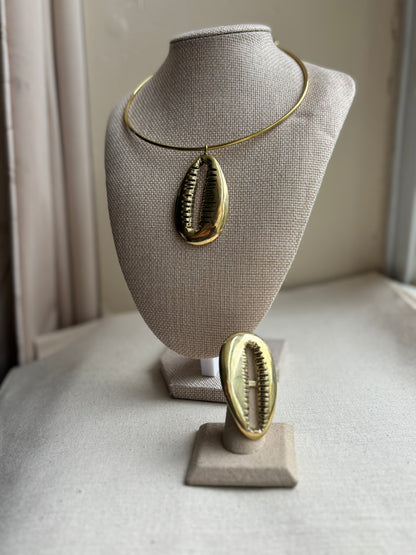 Zahabu Cowrie Choker