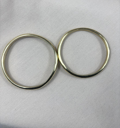 Smooth Wavy Round Brass Bracelet