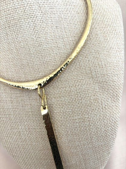 Hammered Unisex Gold Choker with Drop Pendant