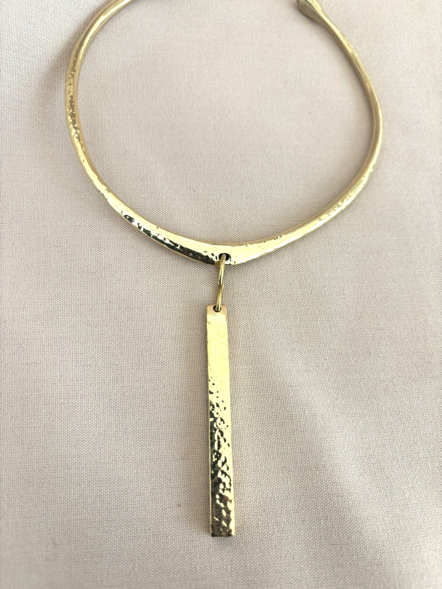 Hammered Unisex Gold Choker with Drop Pendant