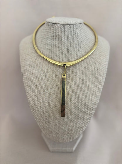 Smooth Unisex Gold Choker with Drop Pendant
