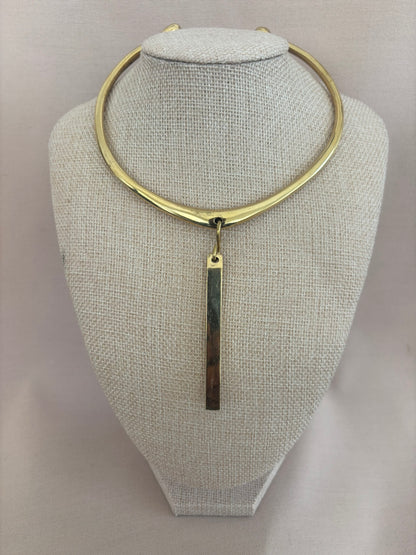 Smooth Unisex Gold Choker with Drop Pendant