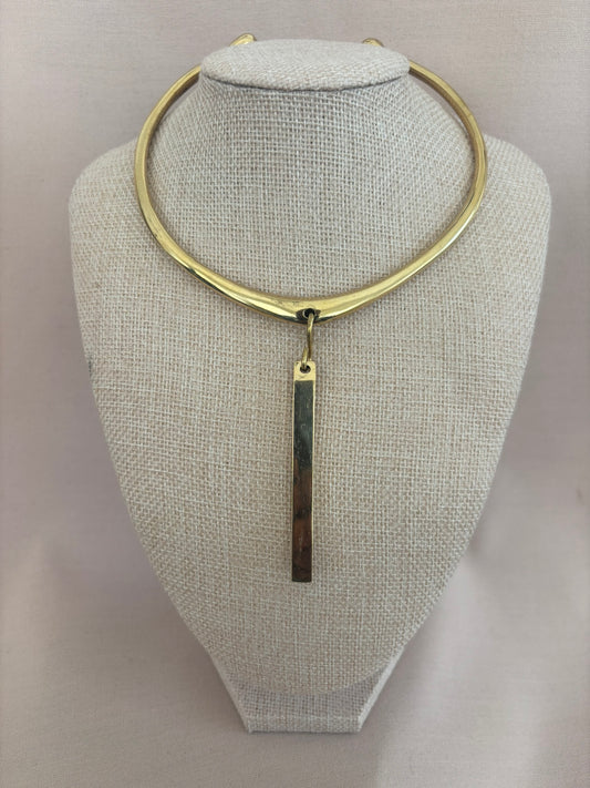 Smooth Unisex Gold Choker with Drop Pendant