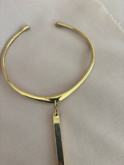Smooth Unisex Gold Choker with Drop Pendant