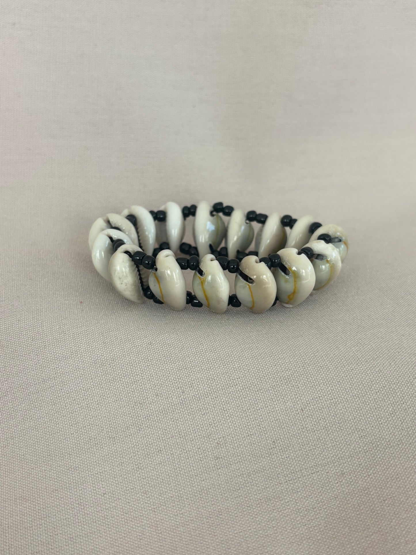 Single Cowrie Shell Bracelet