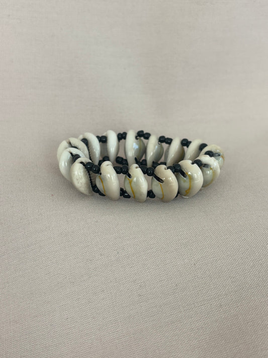 Maji Cowrie Shell Bracelet