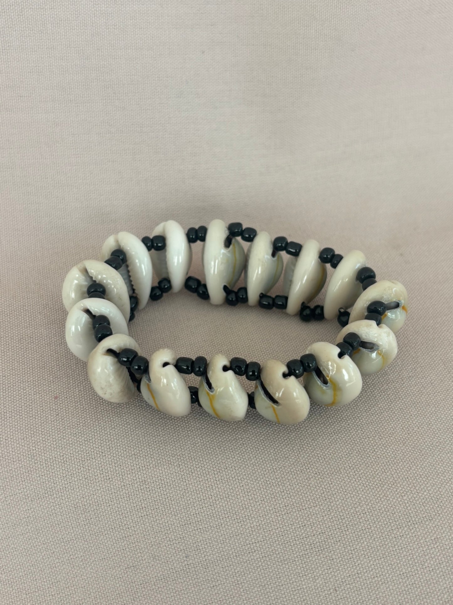 Single Cowrie Shell Bracelet