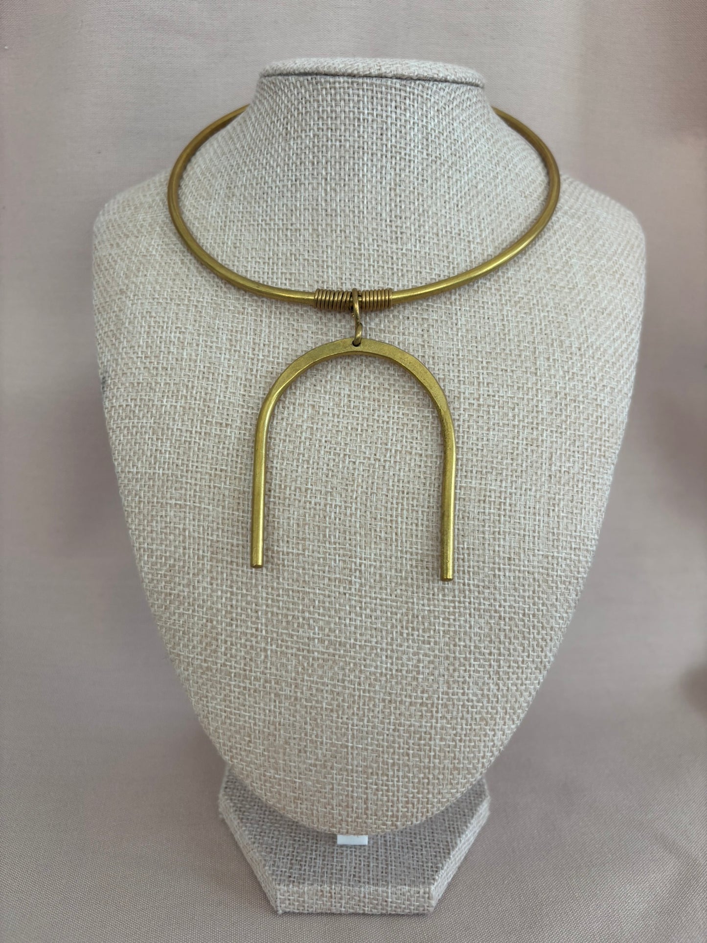 The Upinde Brass Collar