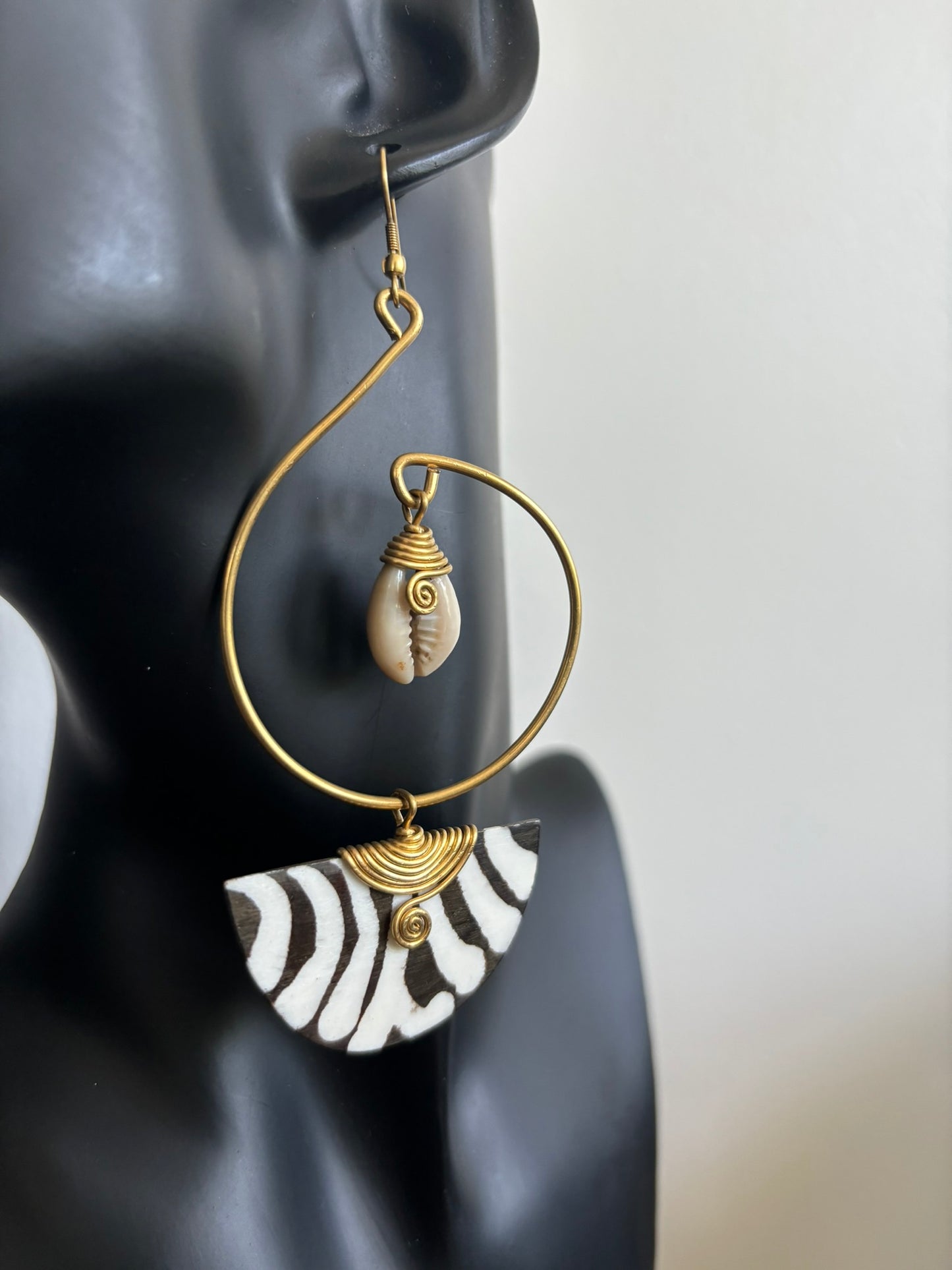 Large Curved Pundamilia Cowrie Earrings