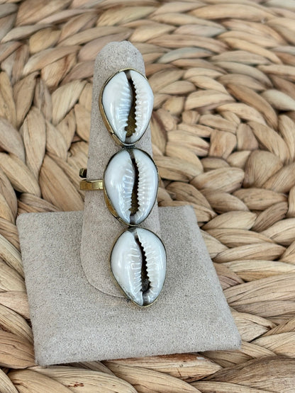 Shell Kiss Statement Ring- Vertical