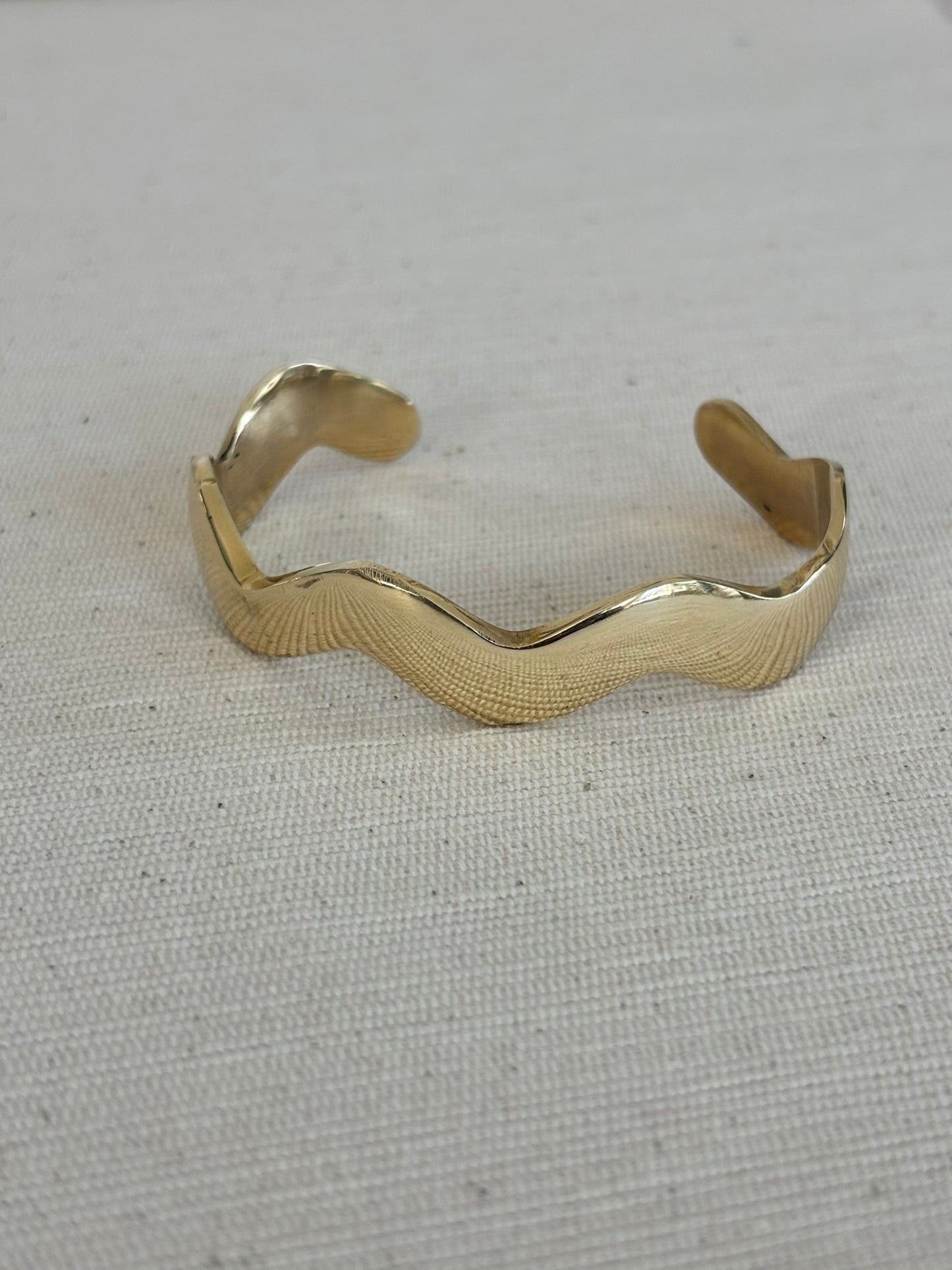 Open Wavy Unisex Brass Bracelet