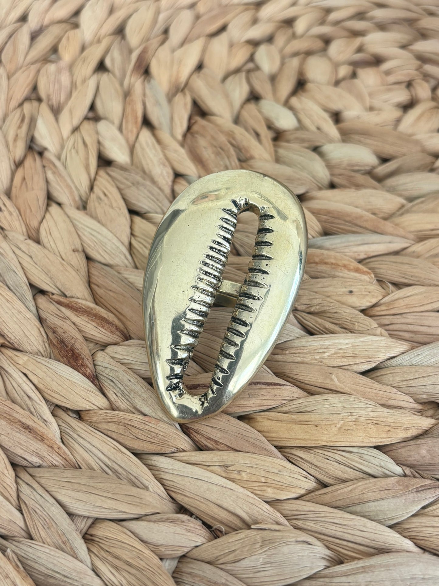 Zahabu Shell Ring