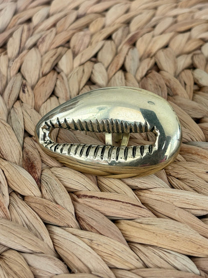 Zahabu Shell Ring