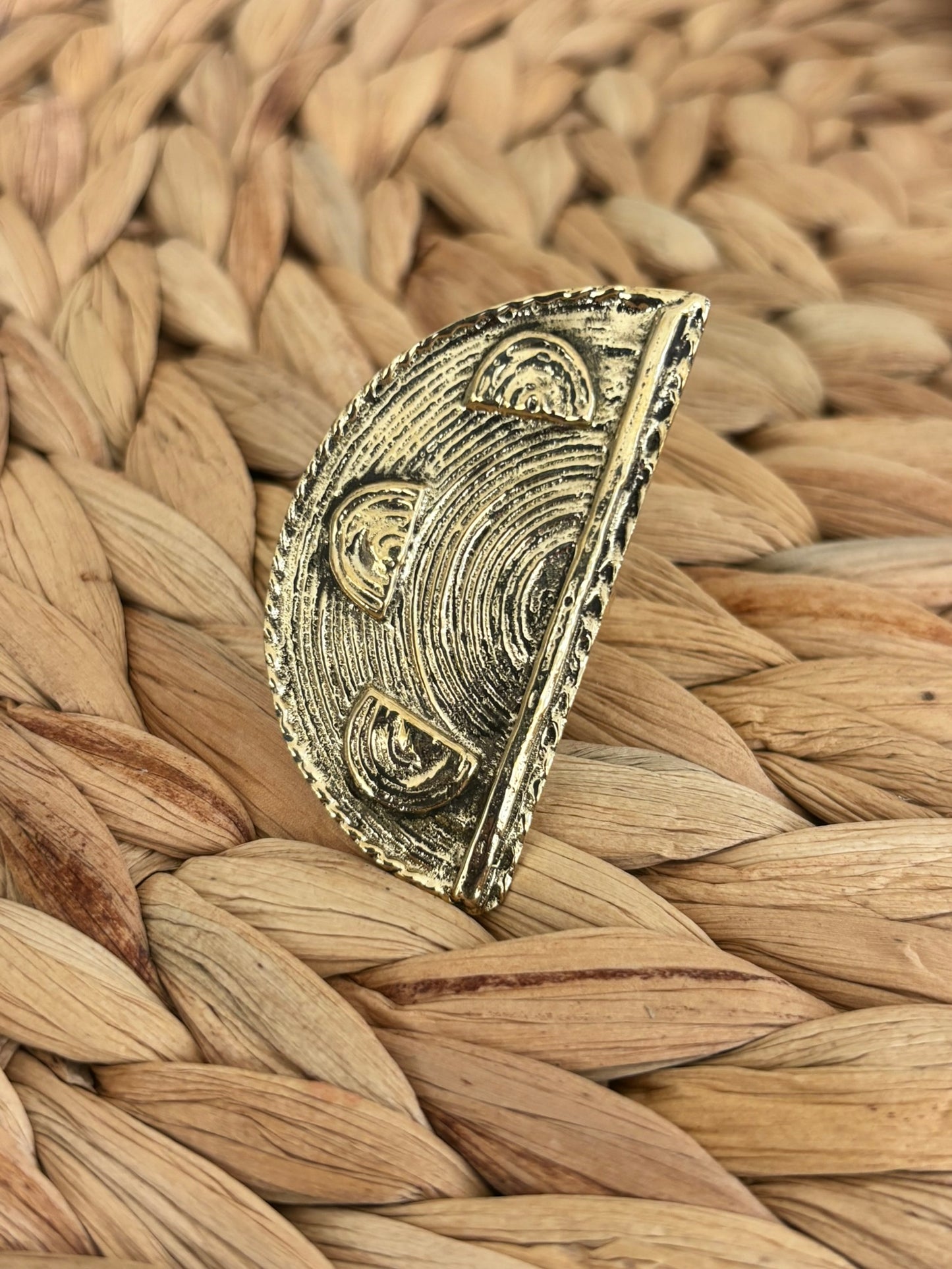Ngao Statement Ring