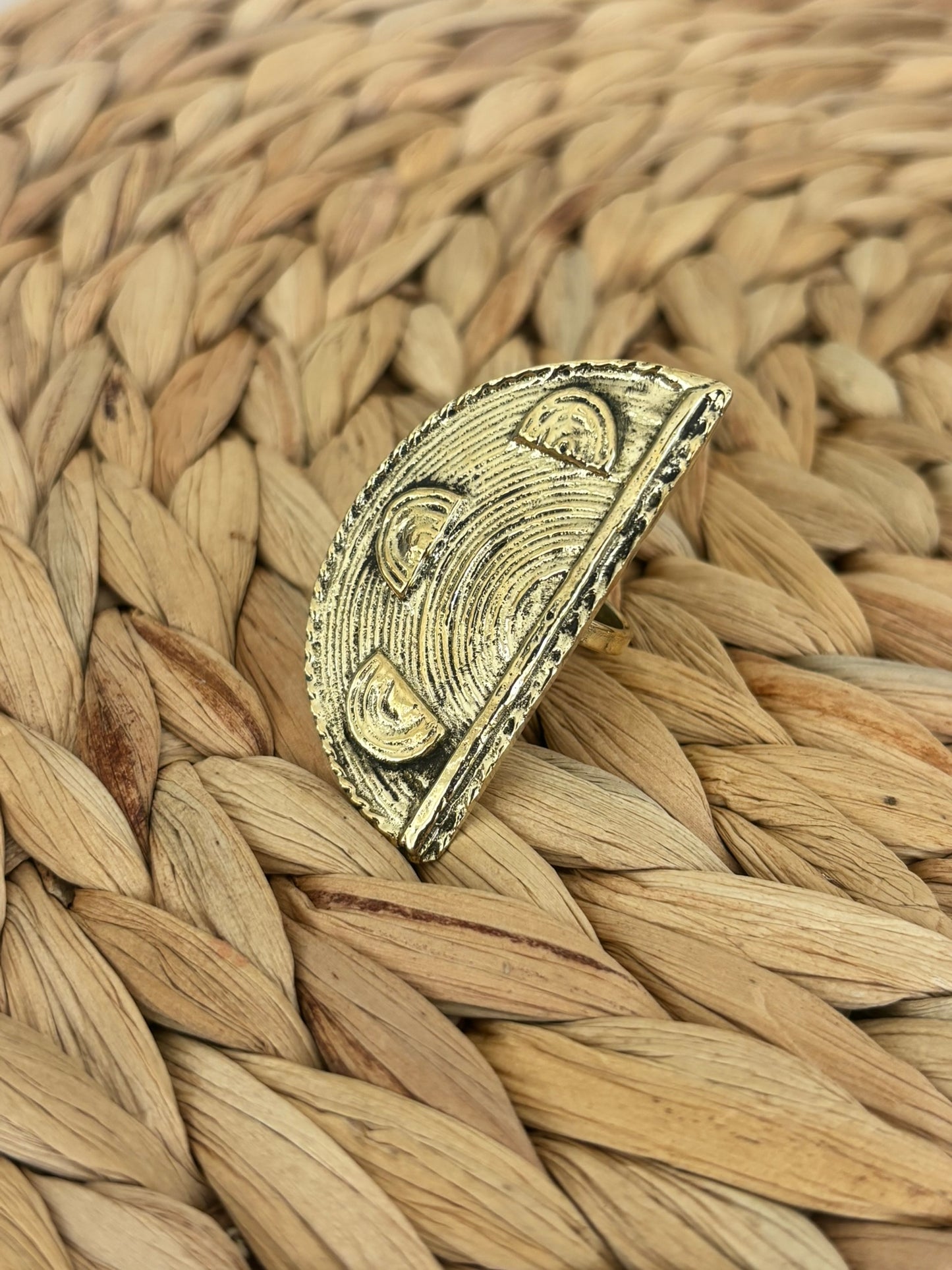 Ngao Statement Ring