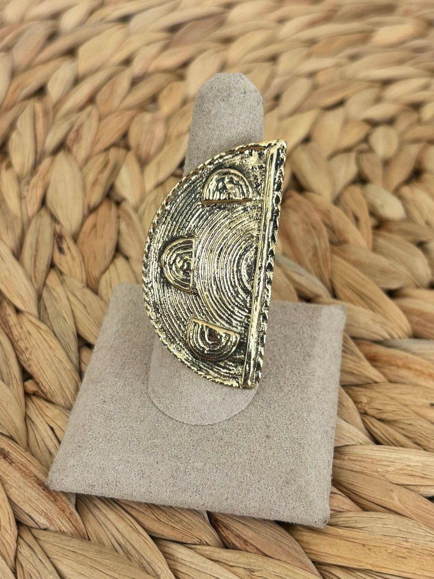 Ngao Statement Ring