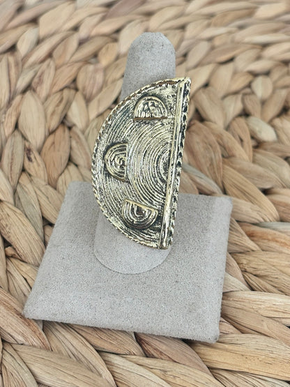 Ngao Statement Ring