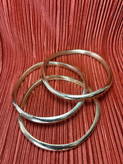 Smooth Wavy Round Brass Bracelet