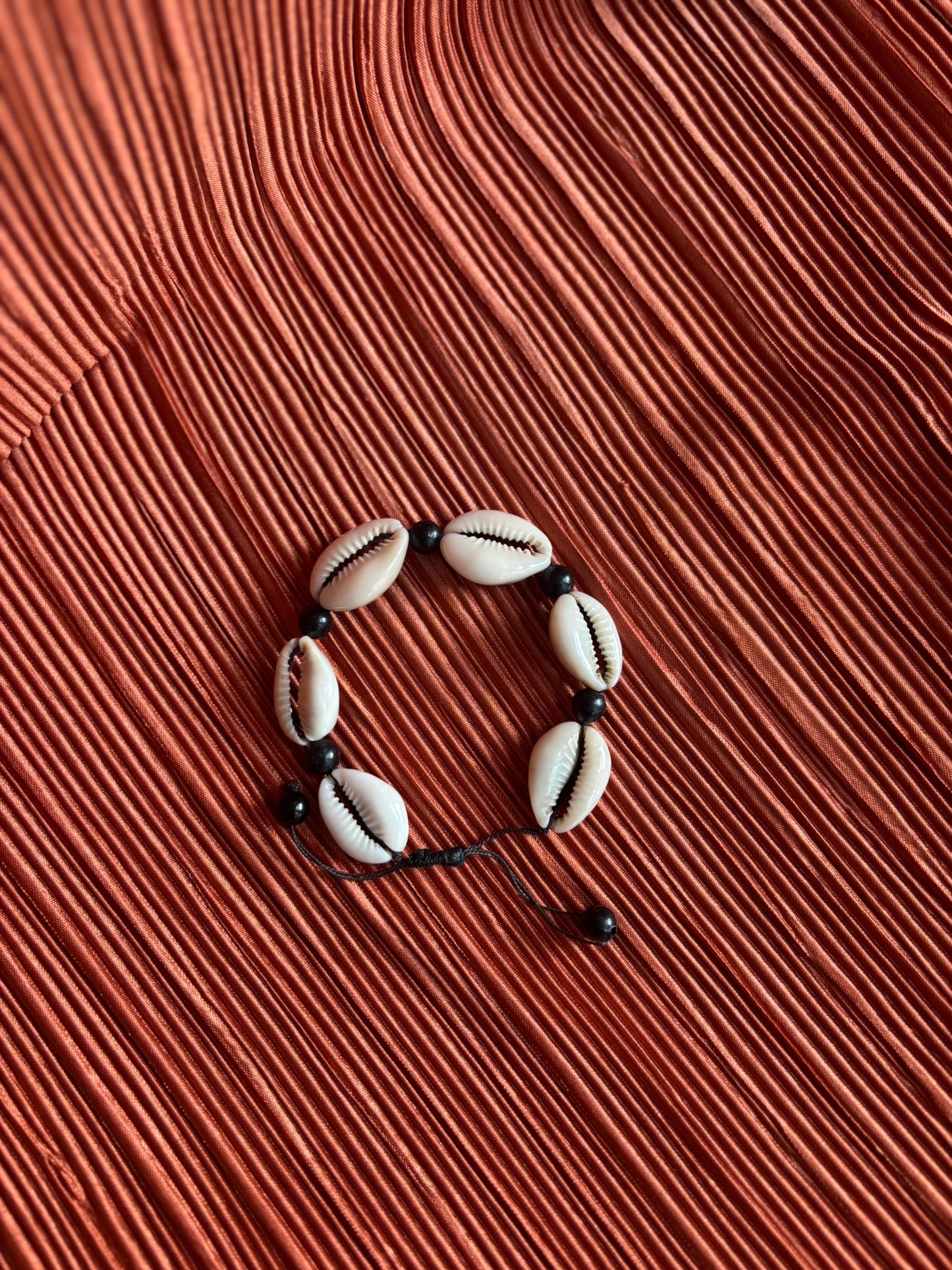Cowrie shell Minimal Bracelet