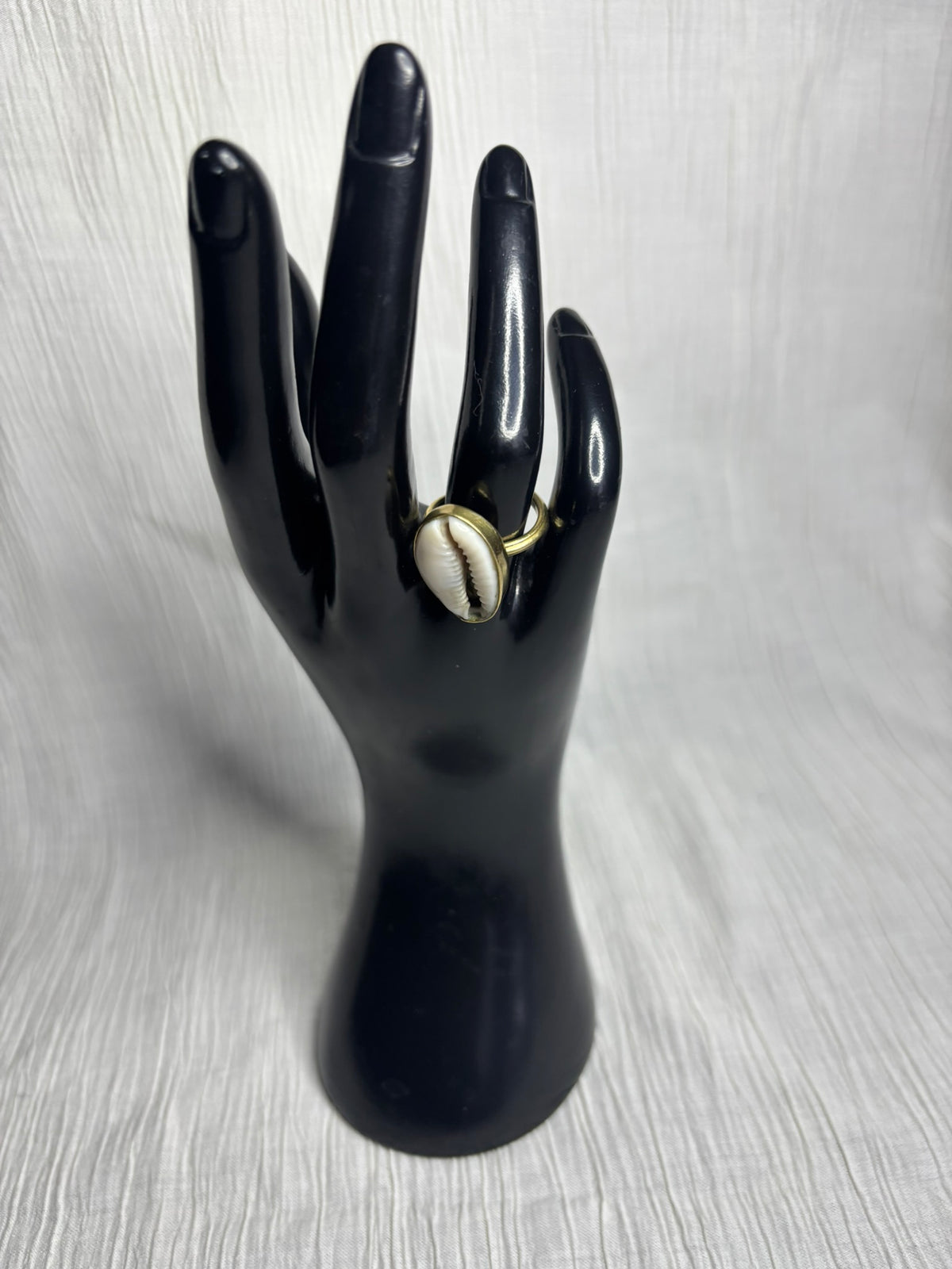 Single Cowrie Shell Ring - Waves of Legacy