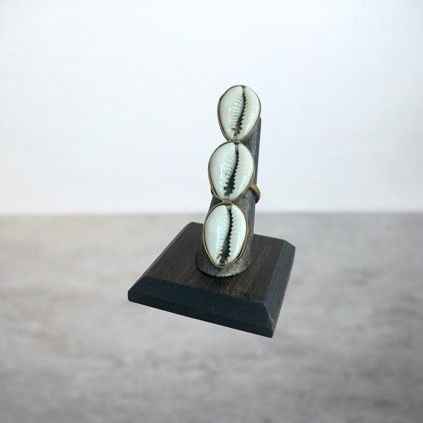 Shell Kiss Statement Ring- Vertical