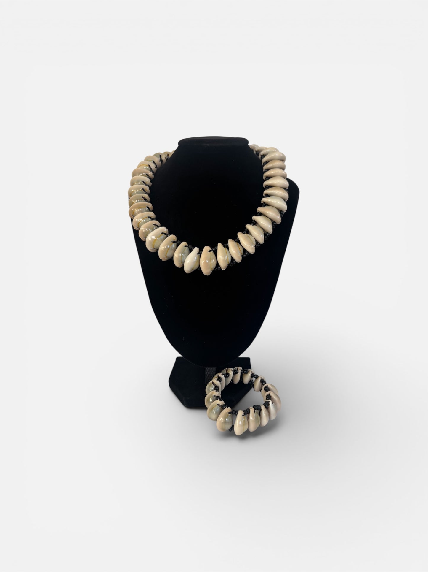 Single Cowrie Shell Bracelet