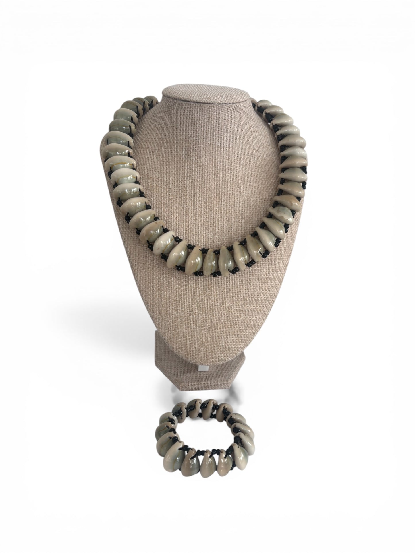 The Single Cowrie Bracelet and Necklace Set