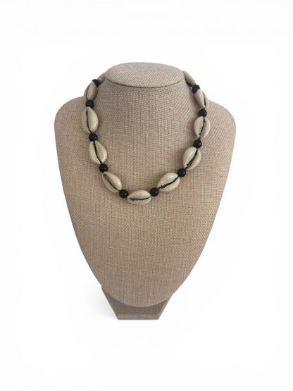 Adjustable Minimal Cowrie Shell Chocker